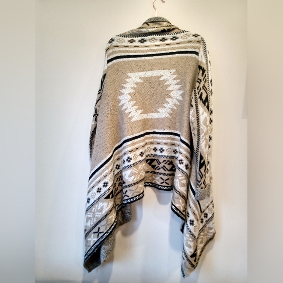 Nevada Blanket Wrap Cardigan - Picture 3 of 4